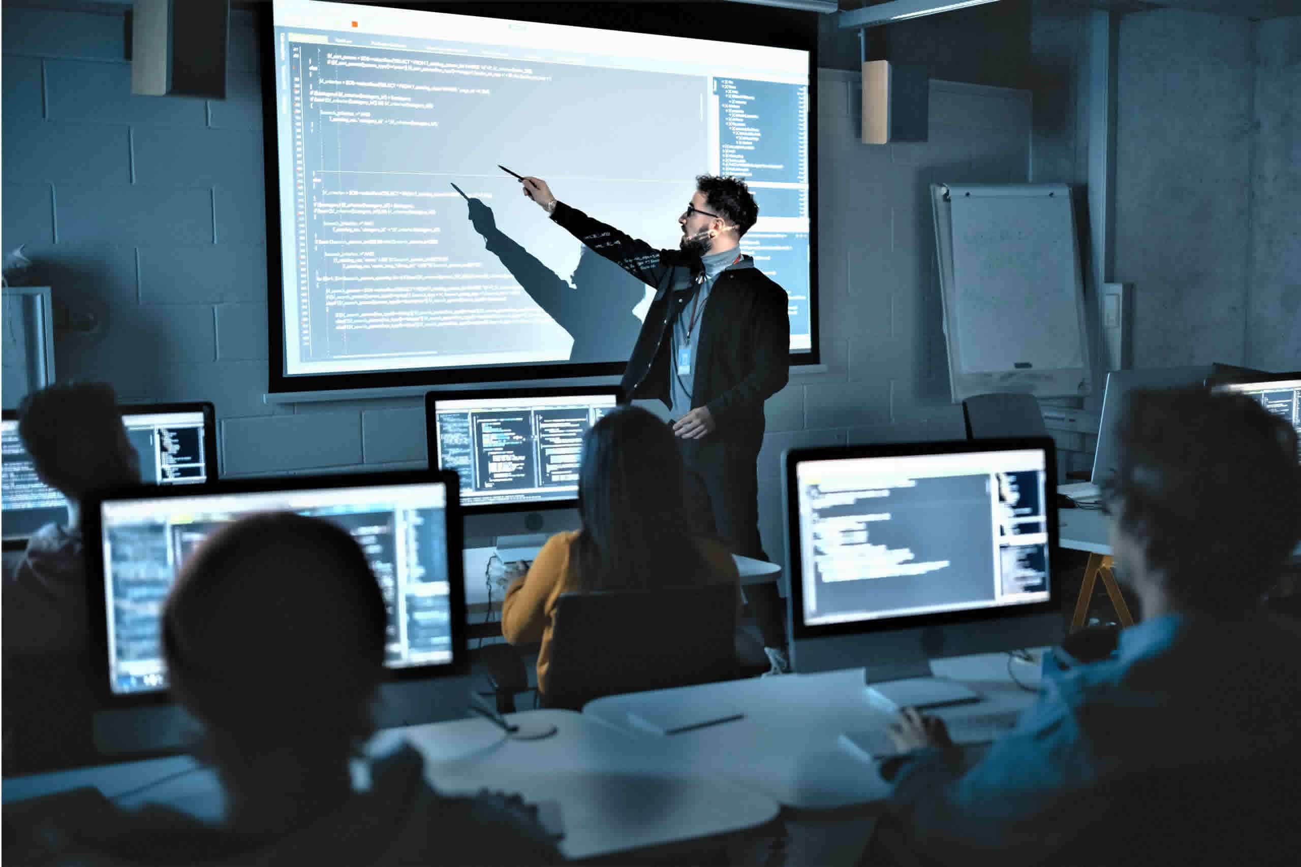 IT-training-class-dark